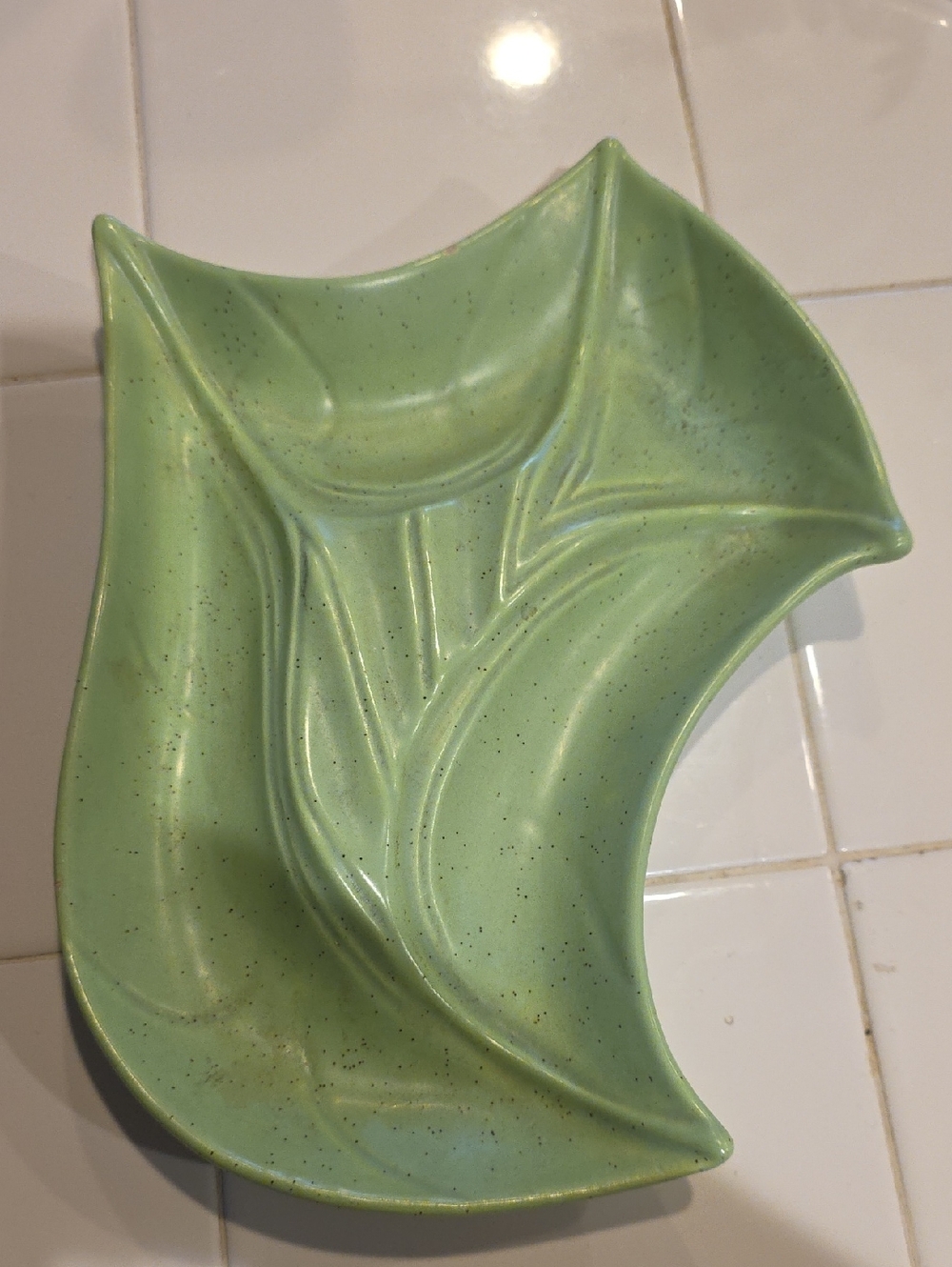 Green Decorative Leaf-Shaped Ceramic Tray